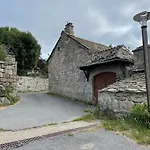 Lou Aubrac Aux Portes De L'aubrac *