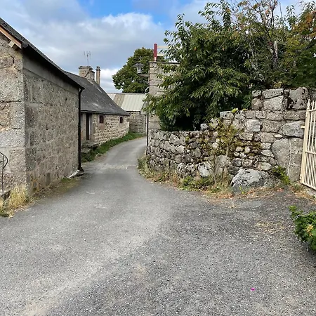 Lou Aubrac Aux Portes De L'aubrac *