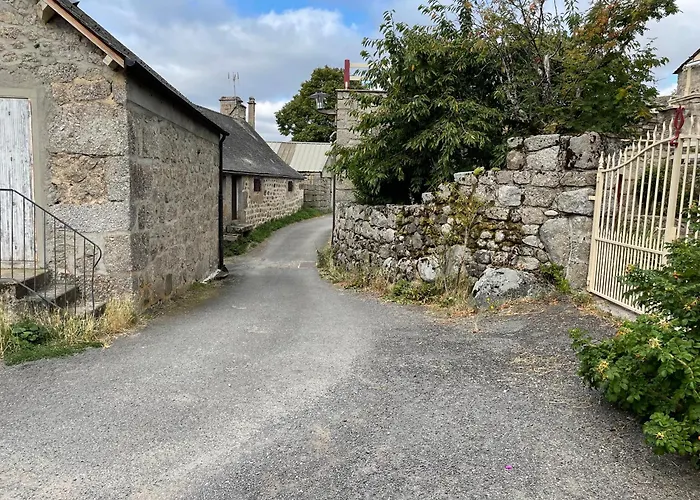 Lou Aubrac Aux Portes De L'aubrac *
