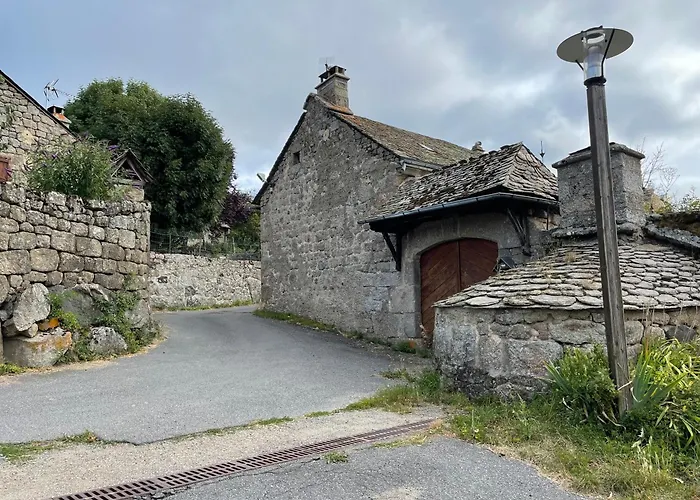 Lou Aubrac Aux Portes De L'aubrac *